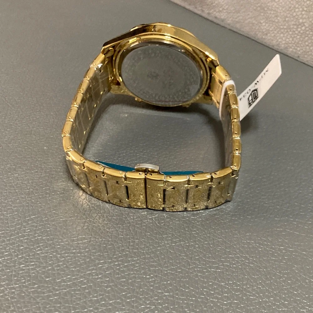 Invicta elegant gold